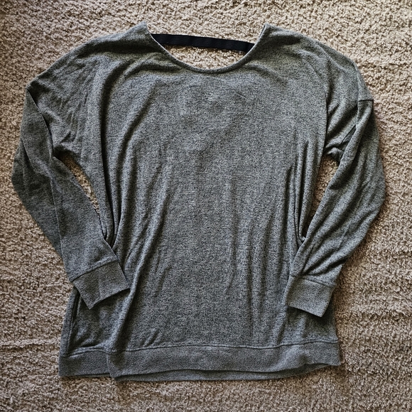 Flirtitude Active Top - Picture 2 of 7